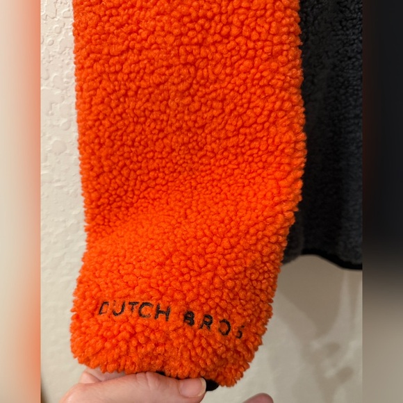 Dutch Bros Unisex Colorblock Sherpa Pullover Sweater - L - Picture 2 of 8